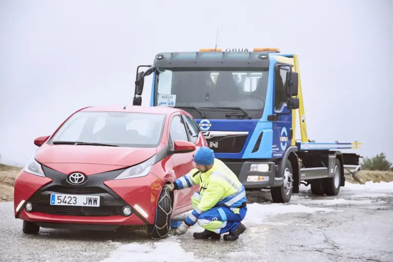 Javier (55), conductor de grúa: ‘Casi la mitad de servicios que hago en invierno es por una pieza que si cuidas, te puede durar media vida’