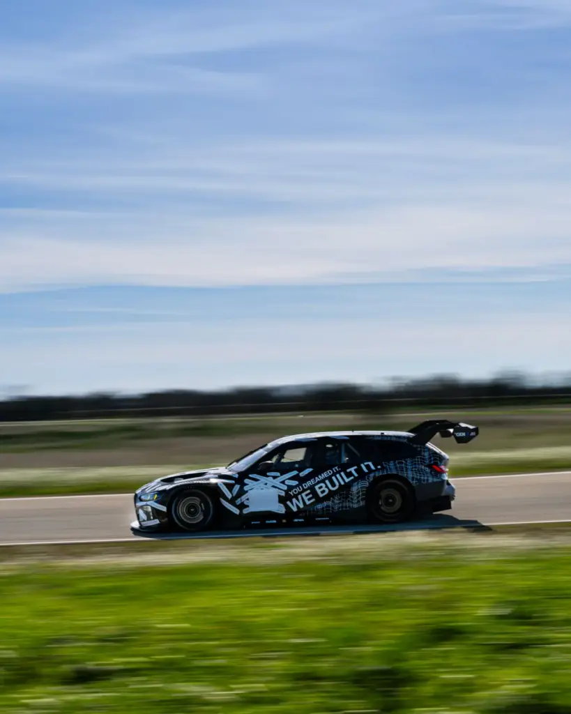 BMW M3 Touring en las 24 Horas de Nurburgring 11 Motor16