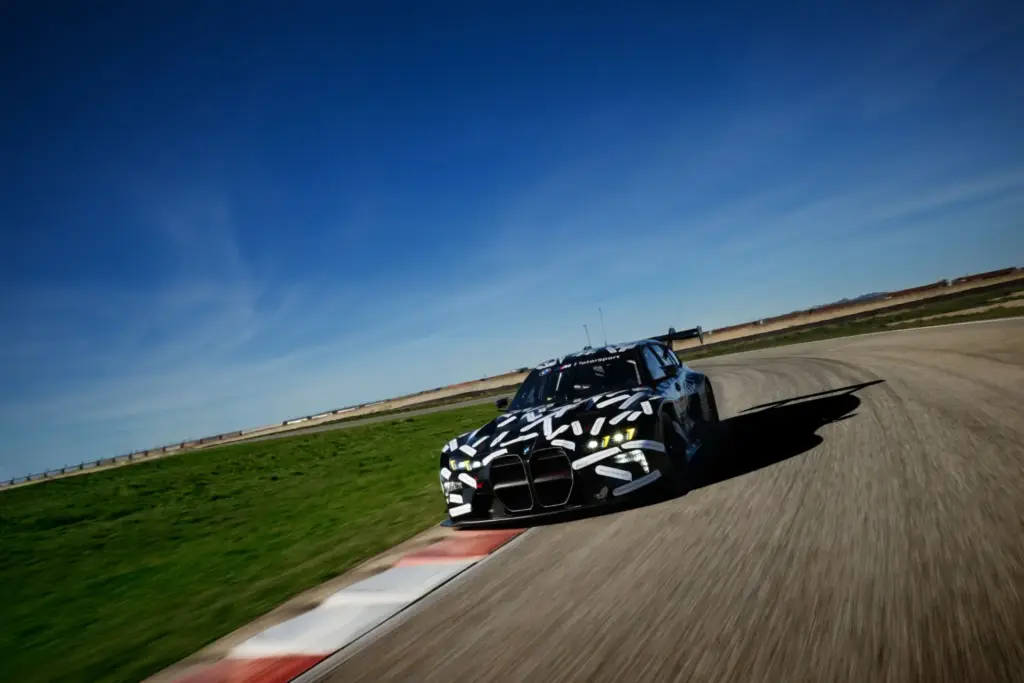 BMW M3 Touring en las 24 Horas de Nurburgring 5 Motor16