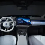 BMW Serie 3 2027: el interior digital que estrena pantalla curva e iDrive de octava generación
