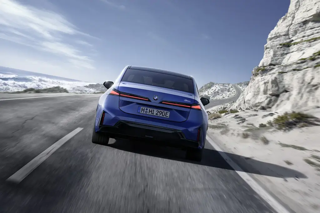 Nuevo BMW i3: En la barrera de los 1.000 kilómetros 127 Motor16 BMW i3 2026 49 Motor16