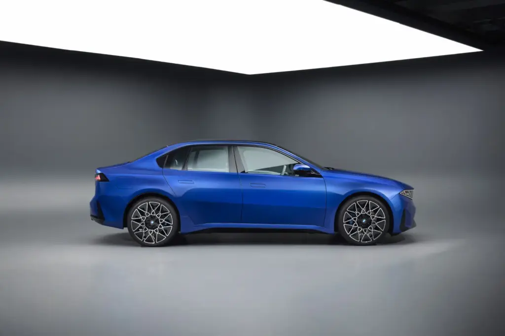 Nuevo BMW i3: En la barrera de los 1.000 kilómetros 83 Motor16 BMW i3 2026 5 Motor16