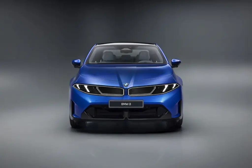 Nuevo BMW i3: En la barrera de los 1.000 kilómetros 84 Motor16 BMW i3 2026 6 Motor16