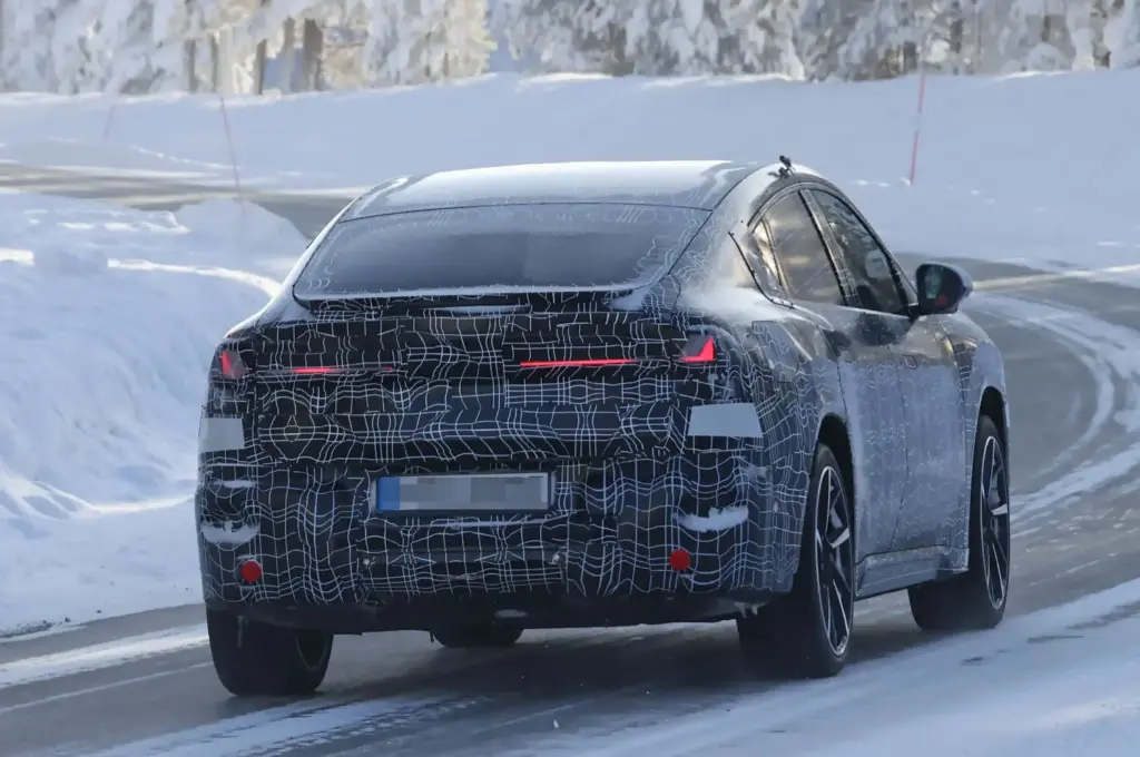 BMW iX4 2027 nieve 13 Motor16