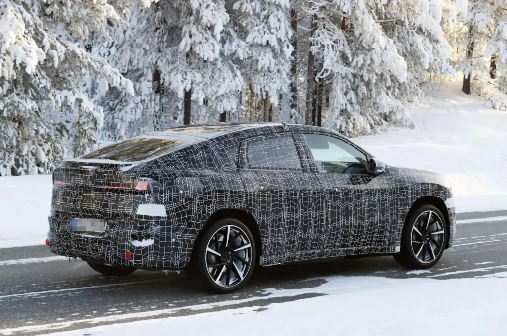 BMW iX4 2027 nieve 9 Motor16