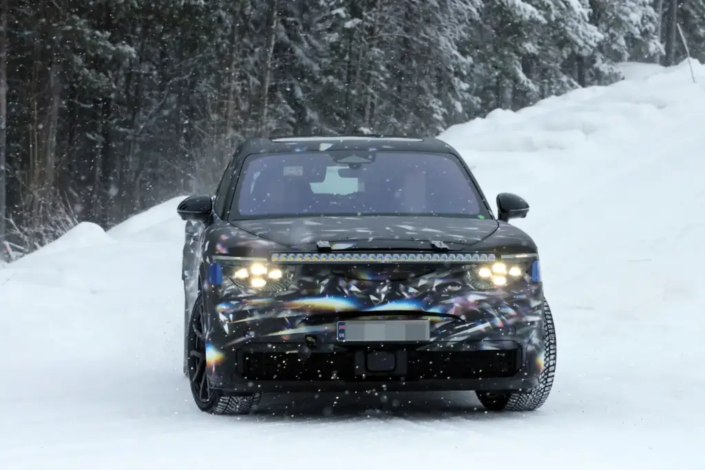 Bentley SUV electrico 2027 2 Motor16