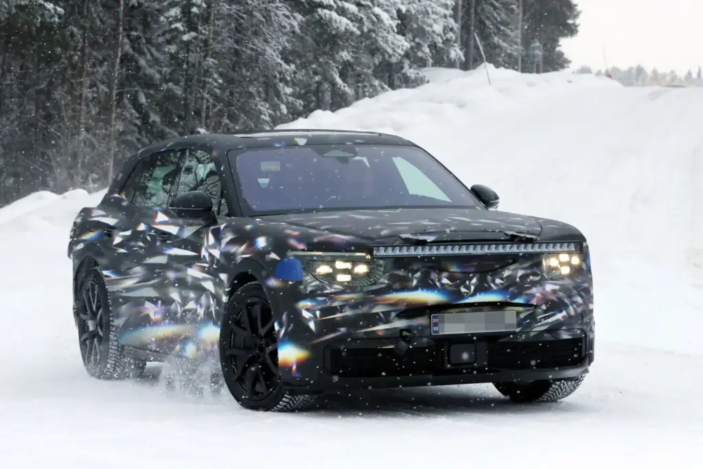 Bentley SUV electrico 2027 3 Motor16