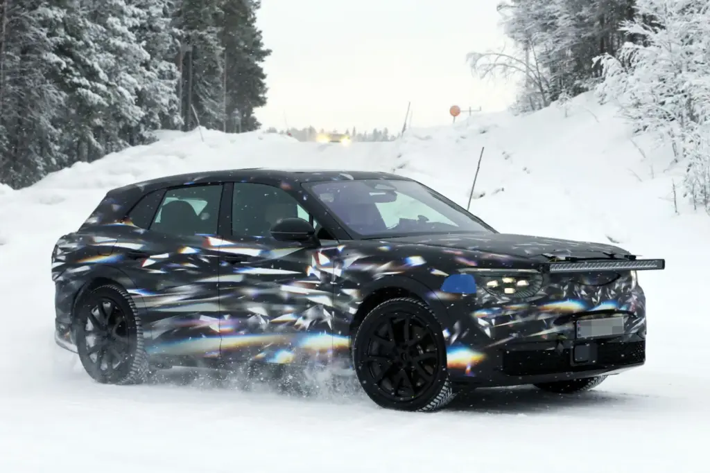 Bentley SUV electrico 2027 5 Motor16