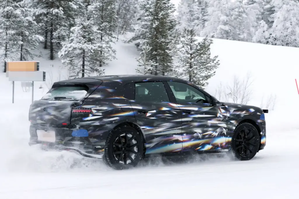 Bentley SUV electrico 2027 9 Motor16