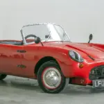 Se llama Berkeley T60 y es un clásico deportivo biplaza británico de los años 60 con motor de moto y precio de scooter