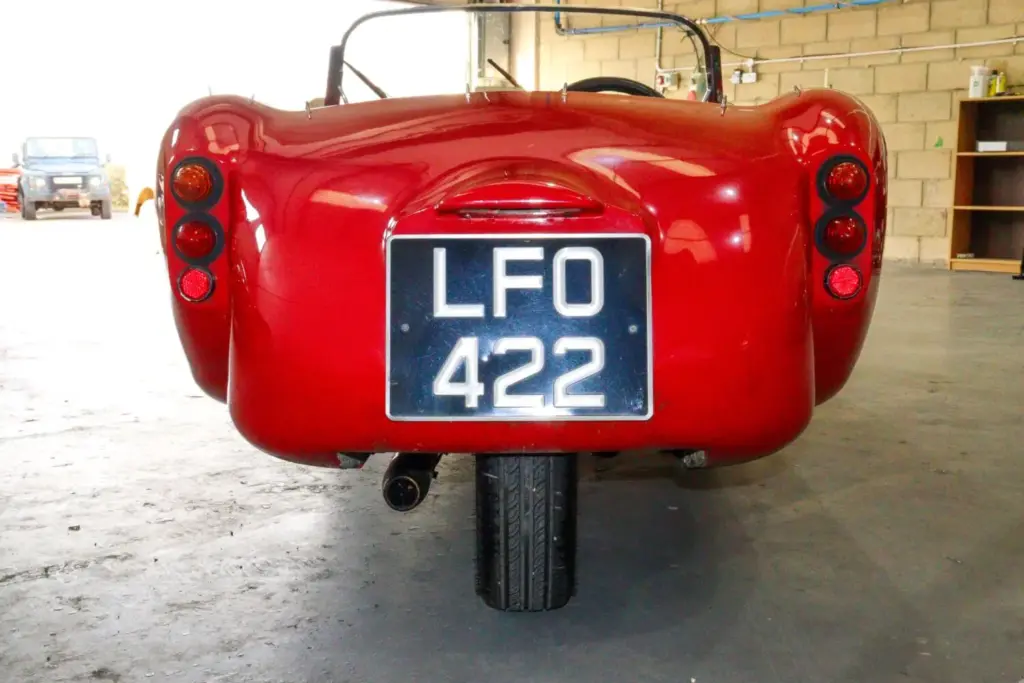 Se llama Berkeley T60 y es un clásico deportivo biplaza británico de los años 60 con motor de moto y precio de scooter