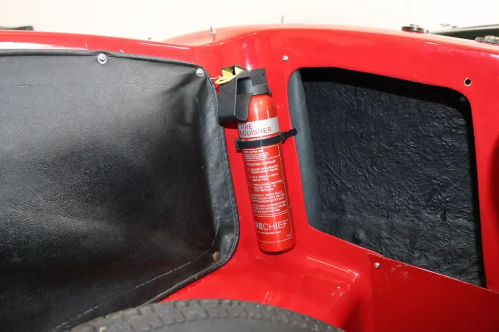 Se llama Berkeley T60 y es un clásico deportivo biplaza británico de los años 60 con motor de moto y precio de scooter