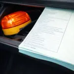 Borja (36), profesor: «No doy crédito, porque la Guardia Civil me ha multado con 500€ por llevar la baliza V16 en la guantera»