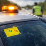 Sandra (39), maestra: «El otro día tuve un accidente, coloqué la baliza V-16 y la Guardia Civil me multó con 200 euros por la V-19»