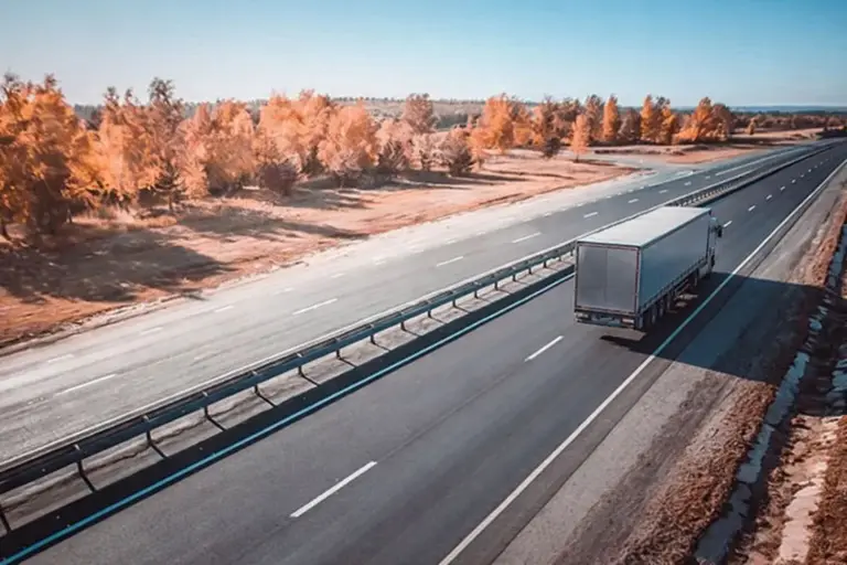 El motivo por el que estas empresas inmovilizan camiones es digno de estudio: No es el precio del diésel, ni la falta de trabajo, ni los impuestos…