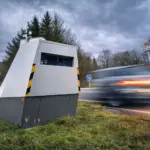 Miguel (41), profesor: «Hoy he visto en acción el nuevo radar furtivo de la DGT. Dicen que multa cada tres segundos»