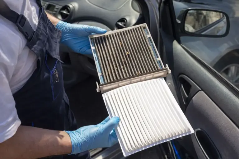 Laura (38), enfermera: «Encontré este tutorial de cómo cambiar tú mismo el filtro del polen del coche: mejoré en salud y ahorré 50 euros»