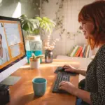 Mireia (39), abogada: «El aumento del precio de la gasolina y el diésel se puede tener en cuenta para teletrabajar»