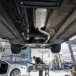 Borja (44), mecánico: «Los coches modernos tienen unas 4.000 piezas más que uno de hace 10 años. A cual más cara. Y eso tu bolsillo lo nota»