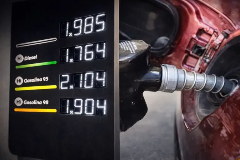 La gasolina sin plomo supera los 1,95 euros por litro en autopistas italianas