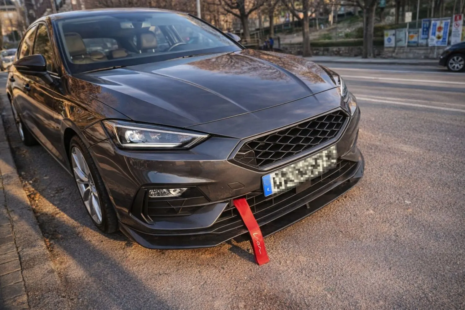 Miguel (41), informático: «El otro día me explicaron el motivo para llevar una cuerda en el frontal del coche y no daba crédito. Pensaba que era de atrezzo»