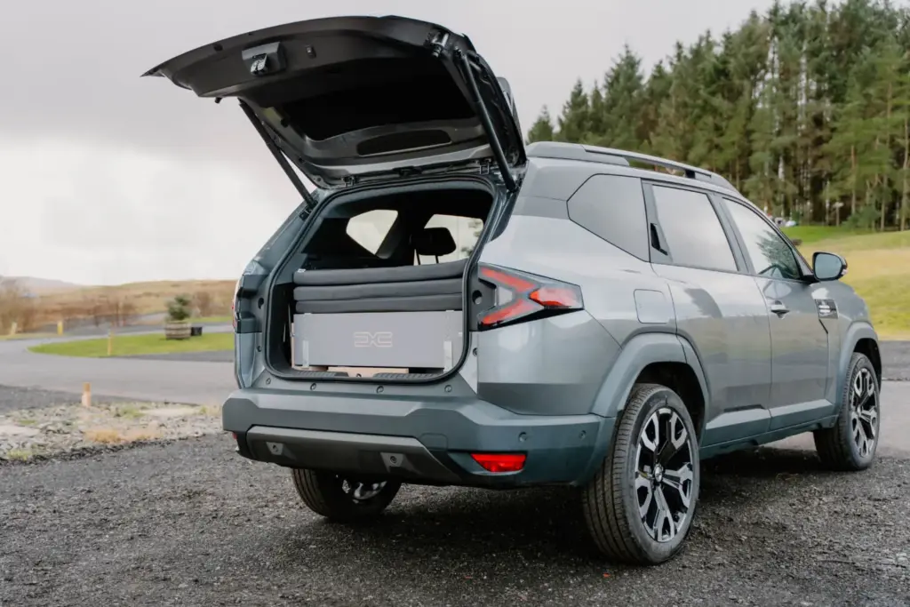 Dacia Bigster con Sleep Pack 4 Motor16