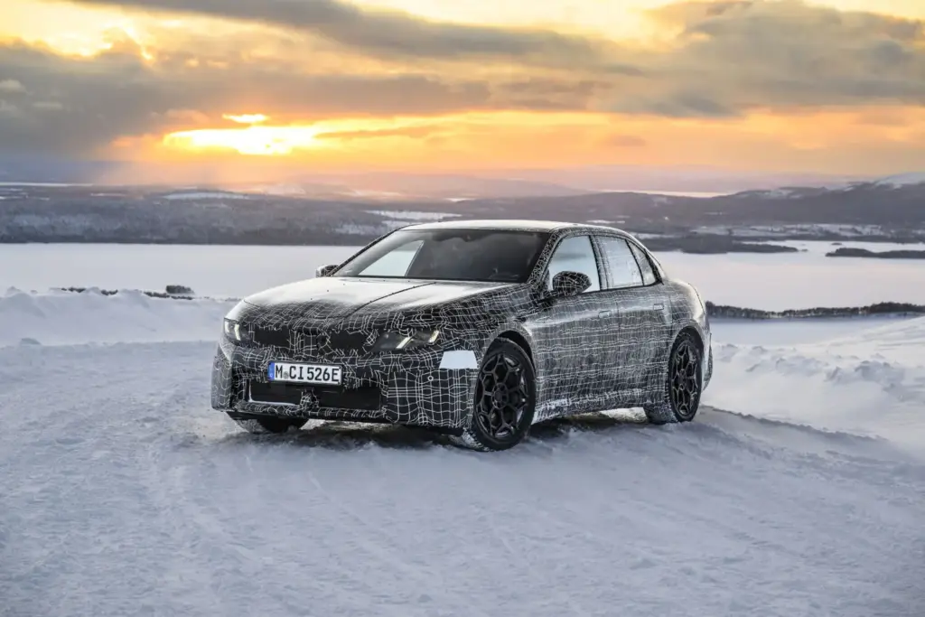 El BMW i3 Neue Klasse ultima su lanzamiento en un escenario polar 9 Motor16 El nuevo BMW i3 se somete a pruebas invernales sobre hielo y nieve 5 Motor16