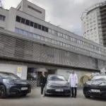 Seat y Cupra donan 11 coches a cuatro hospitales para llevar la atención sanitaria a domicilio