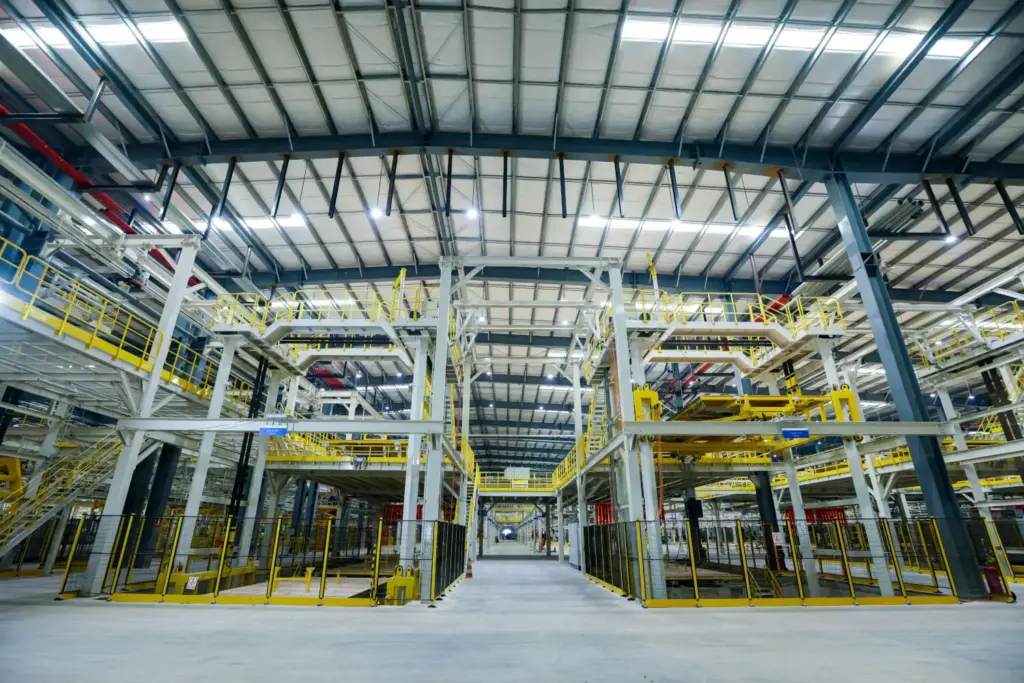 BYD acelera hacia el futuro: revolución en la carga ultrarrápida y crecimiento sin precedentes 8 Motor16 Fabrica BYD Brasil 4 Motor16