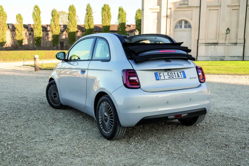 Fiat 500 Hybrid 10 Motor16