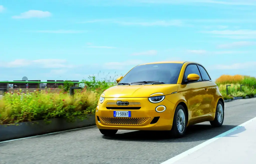 Fiat 500 Hybrid 13 Motor16