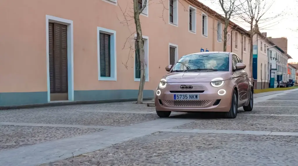 Fiat 500 Hybrid 17 Motor16