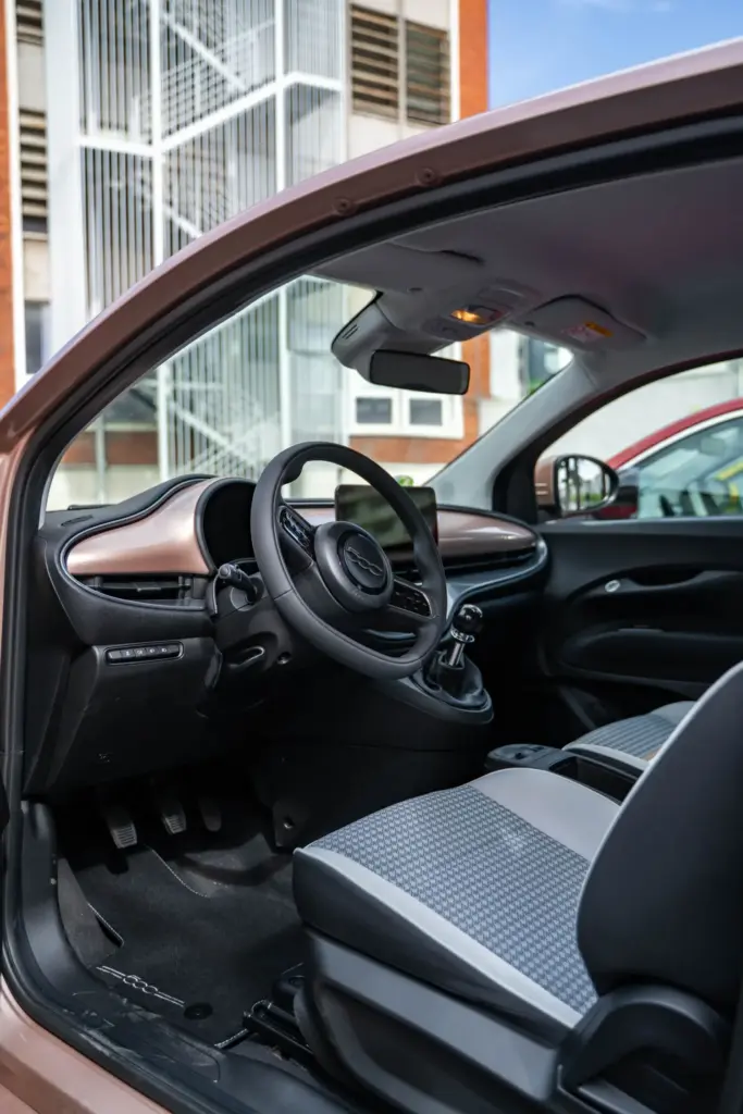 Fiat 500 Hybrid 27 Motor16