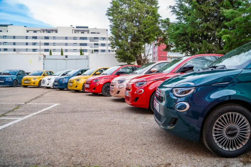 Fiat 500 Hybrid: estrena motor microhíbrido con etiqueta ECO y reduce el consumo a 5,2 l/100 km por 129 €/mes 1 Motor16 Fiat 500 Hybrid 35 Motor16