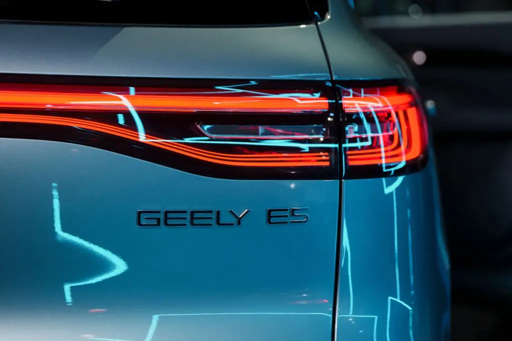 Geely llega a España: una marca global -con grandes marcas bajo su paraguas- y casi dos décadas de presencia europea 7 Motor16 GEELY 5 Motor16