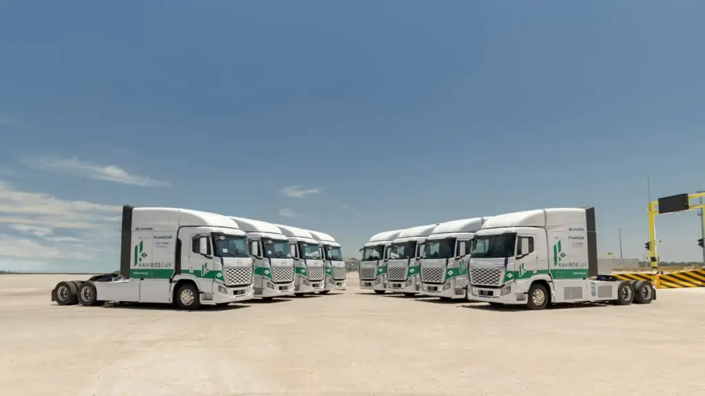 Hyundai Motor presenta la flota de camiones de pila de combustible XCIENT en Sudamerica para impulsar la logistica de cero emisiones en Uruguay 1 Motor16
