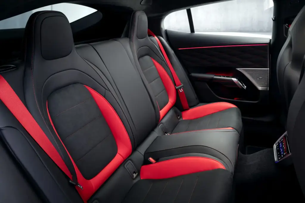 Interior del nuevo Mercedes AMG GT Coupe de 4 puertas 9 Motor16
