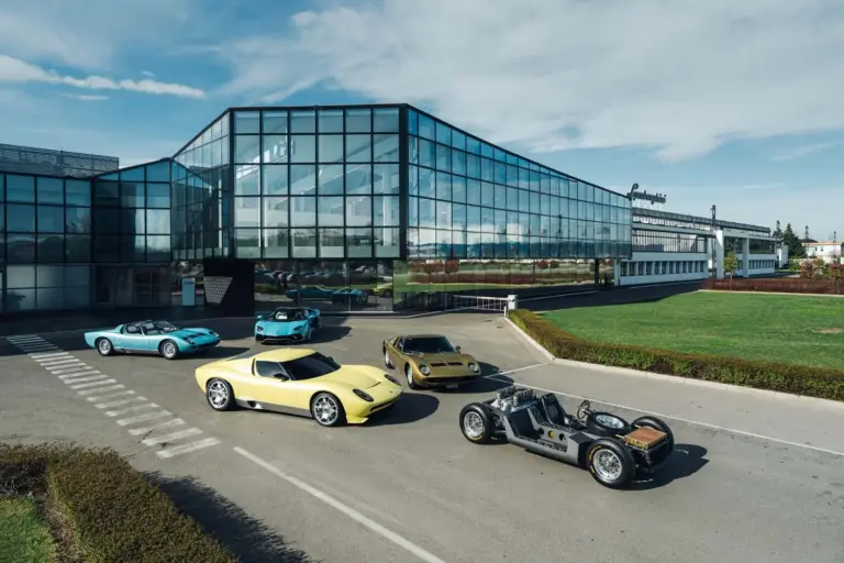 Lamborghini celebra los 60 años del Miura con una exposición: «Nacido incomparable»
