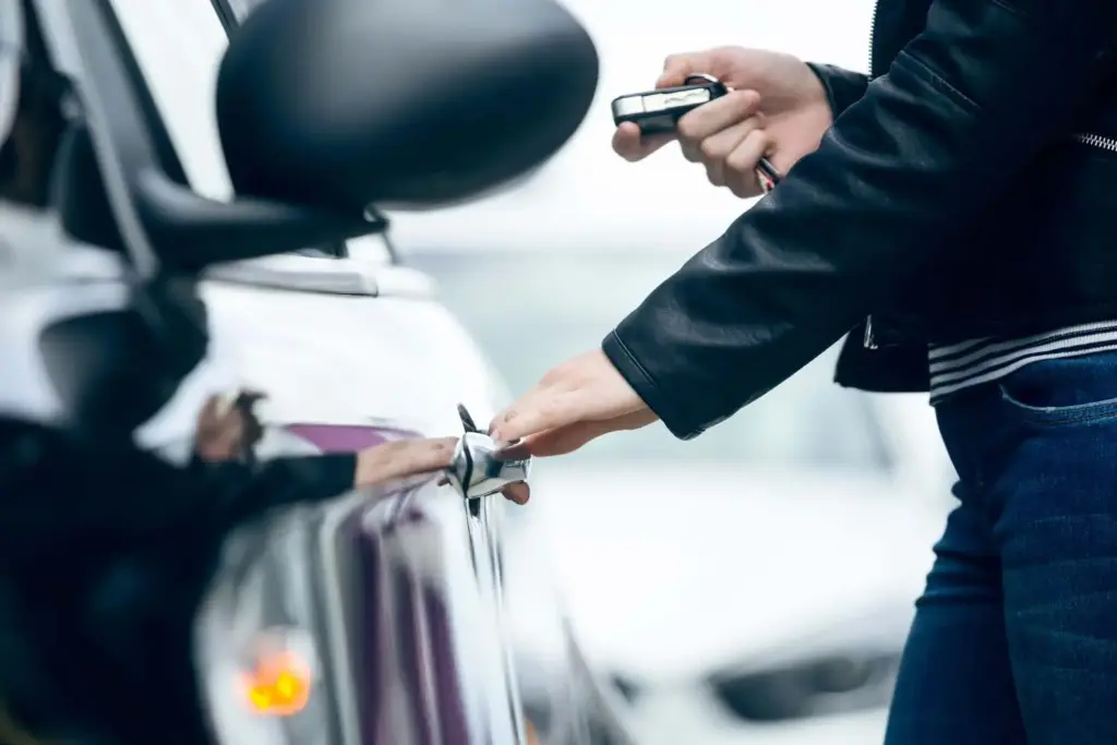 8 de cada 10 conductores temen ser víctimas de ciberataques a su vehículo 2 Motor16 LOJACK LLAVE Motor16