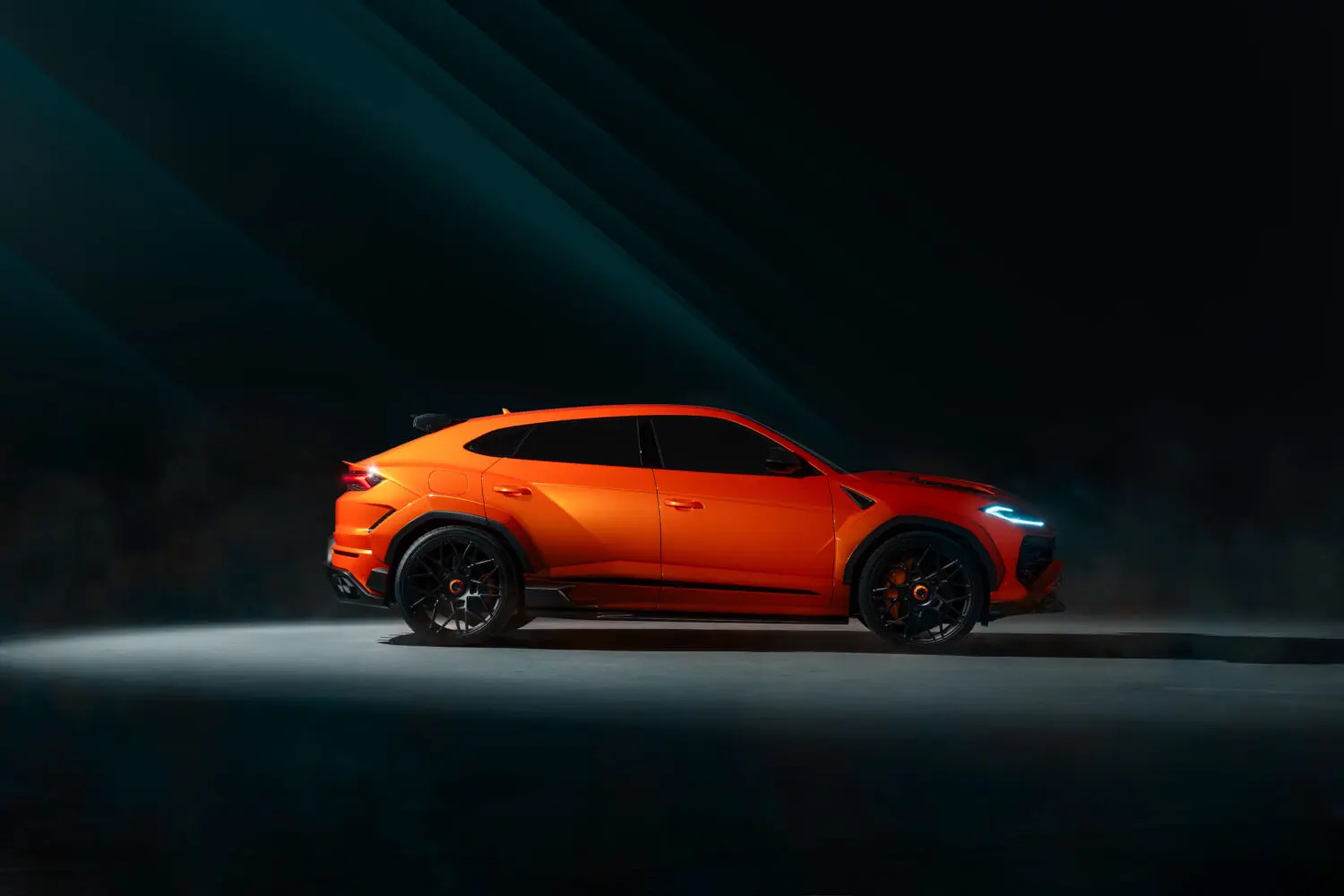 Lamborghini Urus SE Widetrack by Urban: Fibra de carbono por doquier para el SUV italiano
