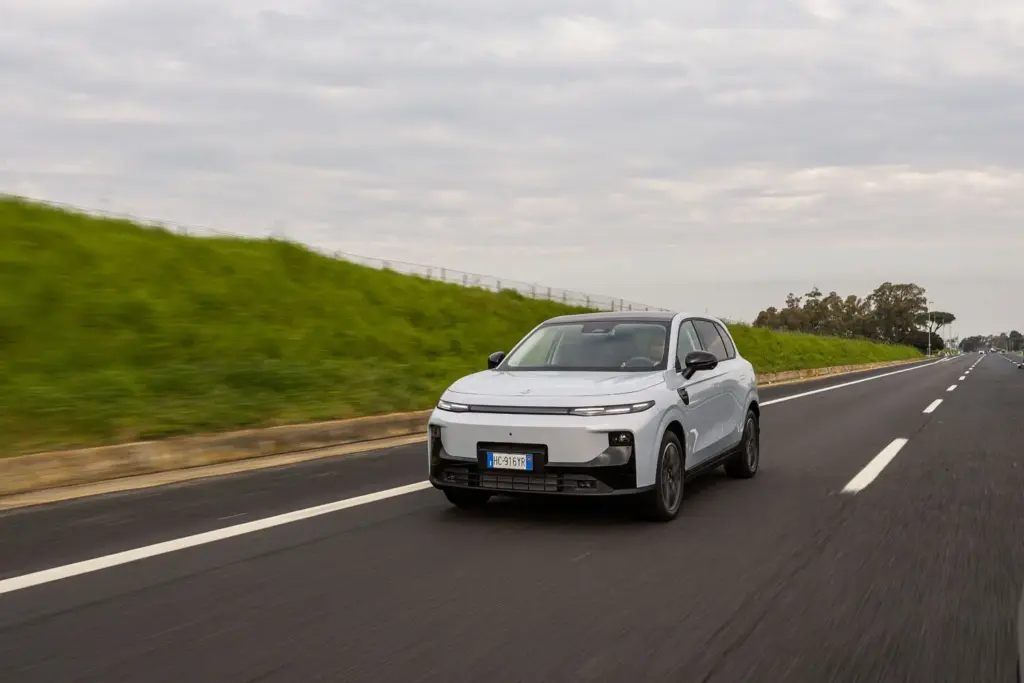 Leapmotor B10 Hybrid EV prueba 12 Motor16