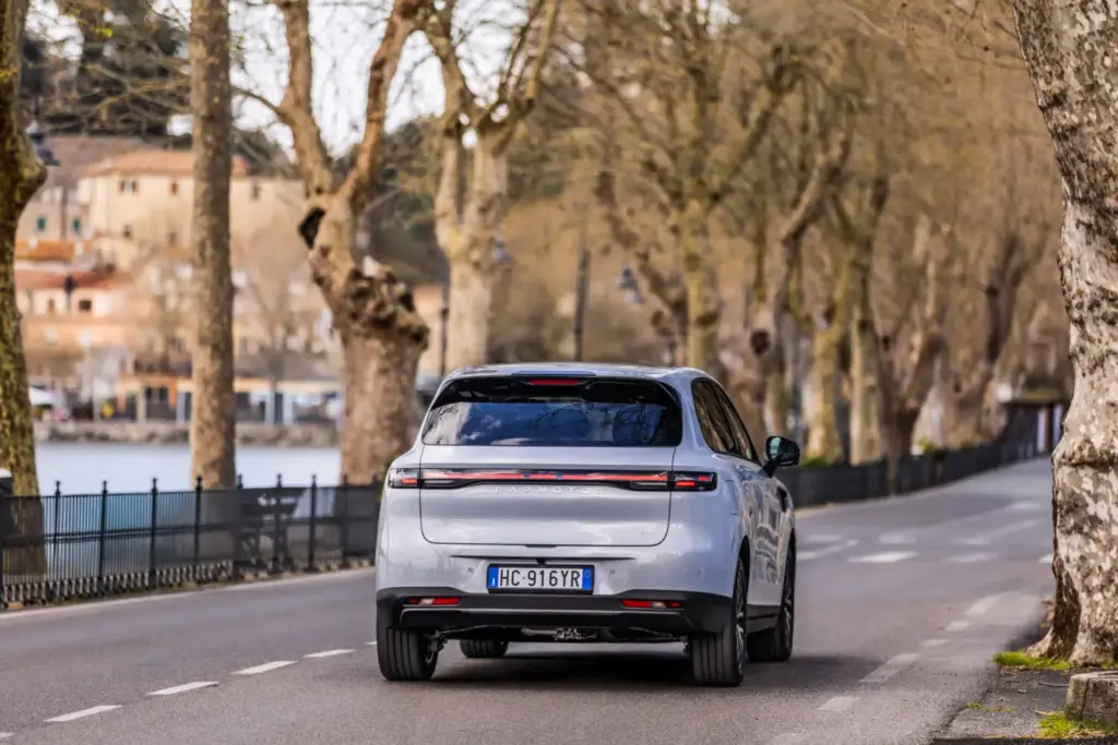 Leapmotor B10 Hybrid EV prueba 22 Motor16