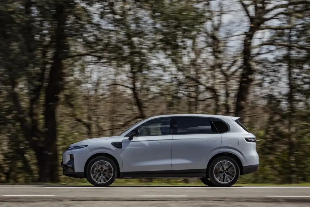 Leapmotor B10 Hybrid EV prueba 26 Motor16