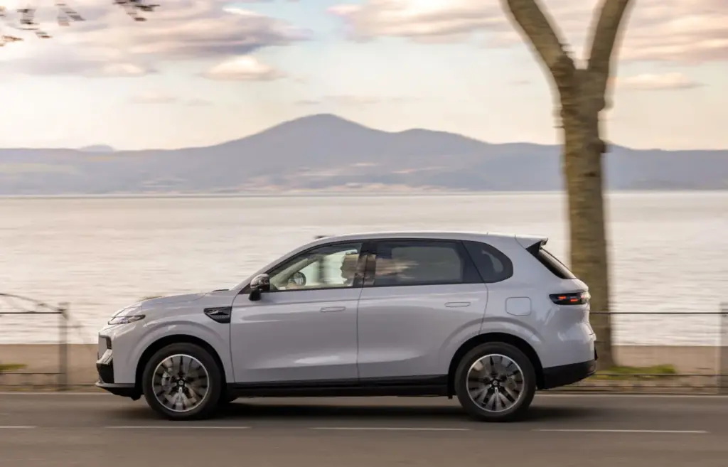 Leapmotor B10 Hybrid EV prueba 28 Motor16