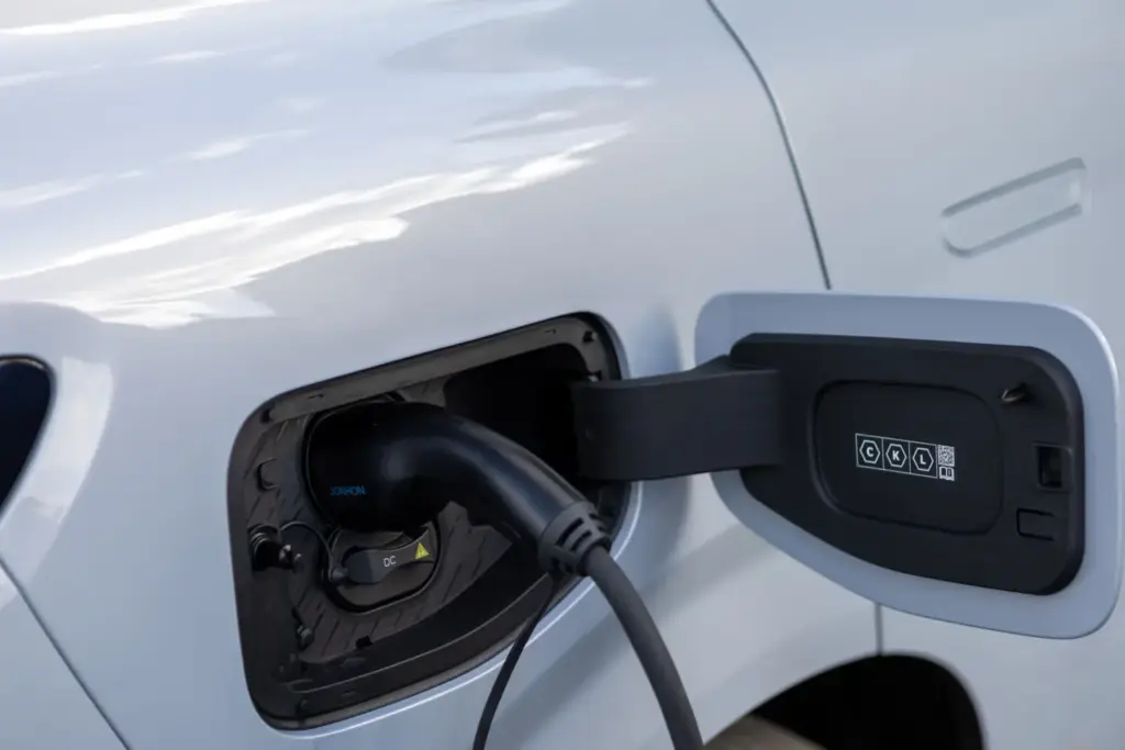 Primera prueba del Leapmotor B10 Hybrid EV: Etiqueta Cero y 900 kilómetros de autonomía por 24.500 euros