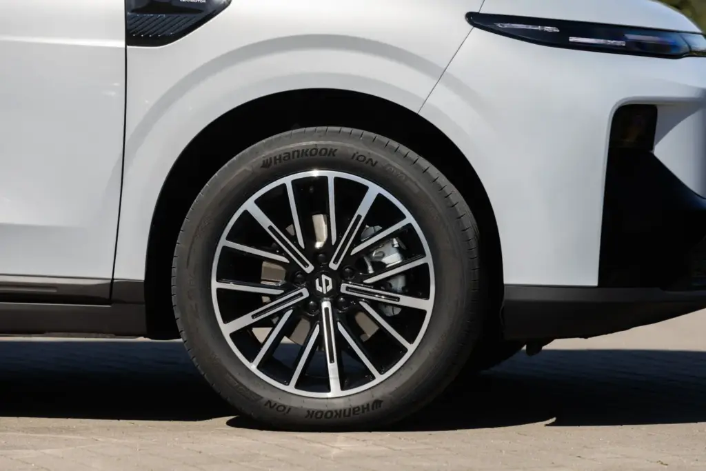 Primera prueba del Leapmotor B10 Hybrid EV: Etiqueta Cero y 900 kilómetros de autonomía por 24.500 euros