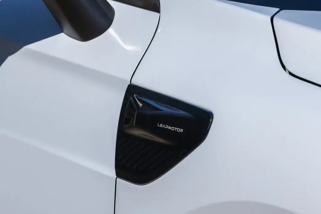 Primera prueba del Leapmotor B10 Hybrid EV: Etiqueta Cero y 900 kilómetros de autonomía por 24.500 euros