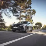 El Lexus RZ 550e F SPORT estrena un cambio manual simulado con ocho velocidades virtuales
