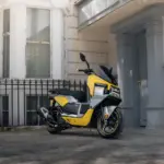 LETBE Mecha 125 ABS: El scooter ‘cyberpunk’ que tienes por 3.190 euros