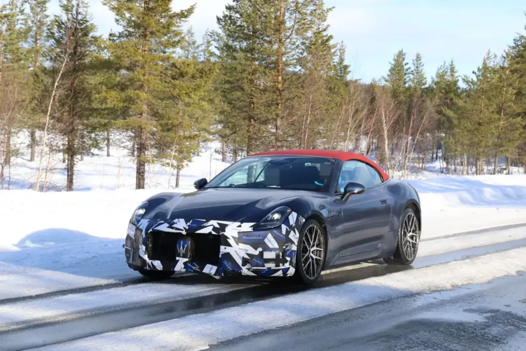 Maserati GranCabrio Folgore 2027 espia 3 Motor16